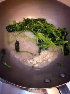 Make A spinach fried fan step 4