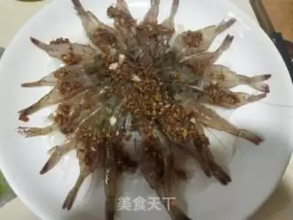 Make Garlic fan shrimp step 1