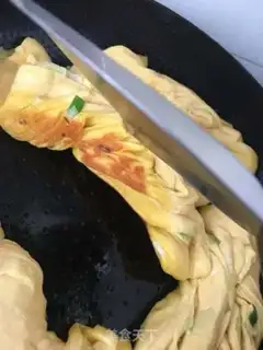 Make Pumpkin rolls step 19