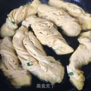 Make Pumpkin rolls step 20
