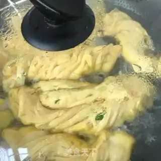 Make Pumpkin rolls step 21
