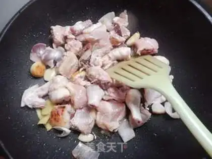 Make Chicken with mushroom sauce step 4