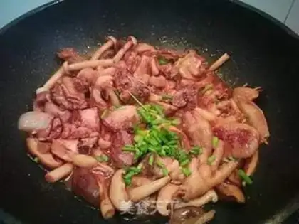 Make Chicken with mushroom sauce step 7
