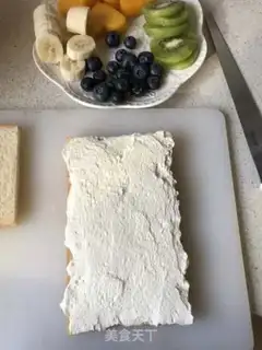 Make Open fruit sandwich step 3