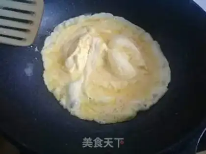 Make Seafood mushroom fried eggs step 3