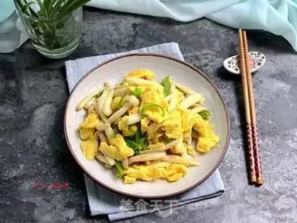 Make Seafood mushroom fried eggs step 5