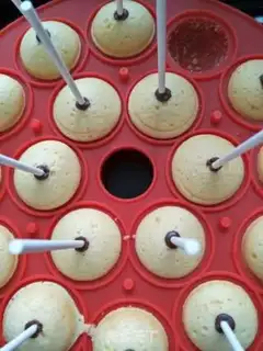 Make Lollipop cake step 11
