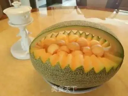 Make Hammelon fruit basket step 4