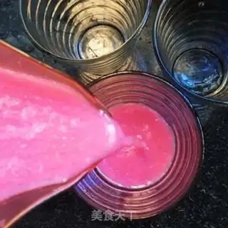 Make Fresh pomegranate juice step 5