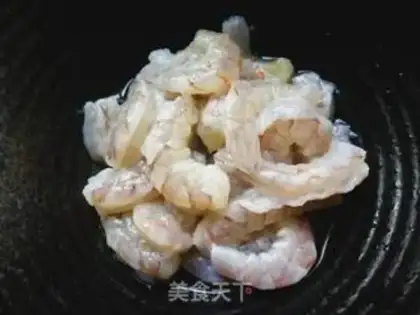 Make cucumber shrimp step 0