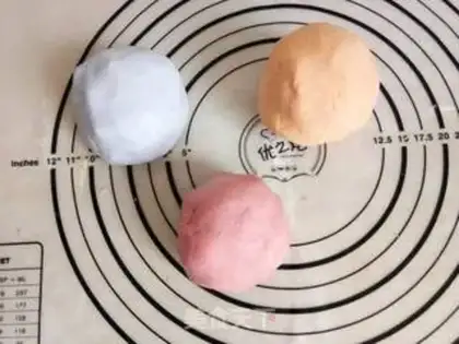 Make Little colored pills step 7