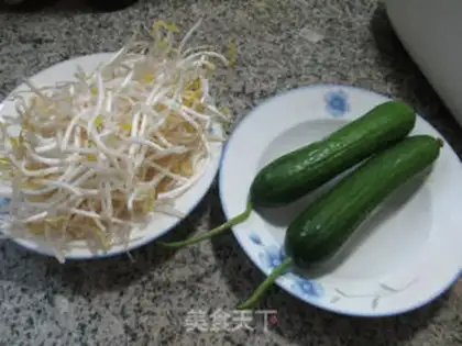 Make The green bean sprouts step 0