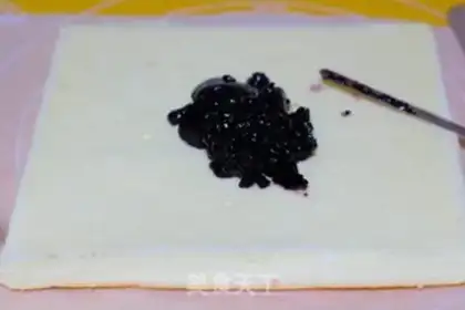 Make Blueberry jam, tiger cake roll step 20