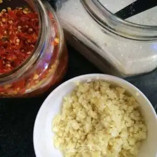 Make Garlic sauce step 2