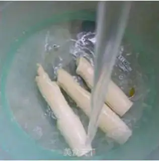 Make The fragrance of yellow flowers is dry and white step 3