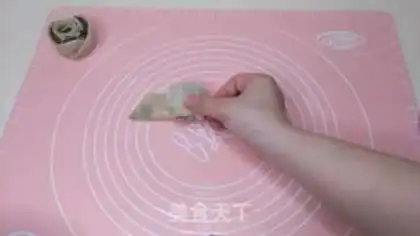 Make Fried rose dumplings step 5