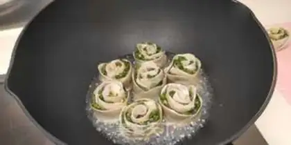 Make Fried rose dumplings step 7
