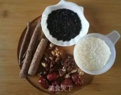 Make Red-tree walnut rice step 1