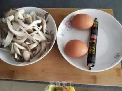 Make Mushroom fried eggs step 0