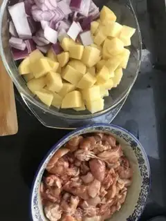 Make The curry chicken step 1