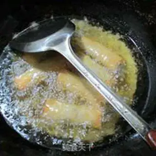 Make Three Spring Rolls step 12