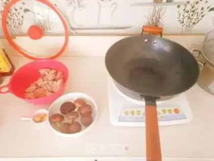 Make A chicken mushroom step 1