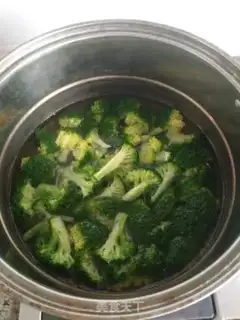 Make Carrot and broccoli step 4