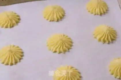 Make Blue velvet cheese puff step 3