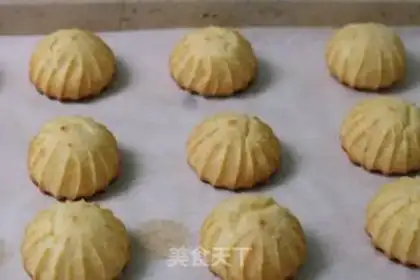 Make Blue velvet cheese puff step 4