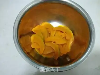 Make Pumpkin garden pizza step 0