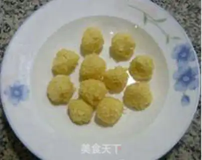 Make Egg and coconut cocoon plume step 3
