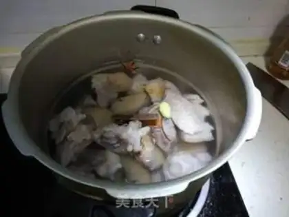 Make Soy pig hoof step 3