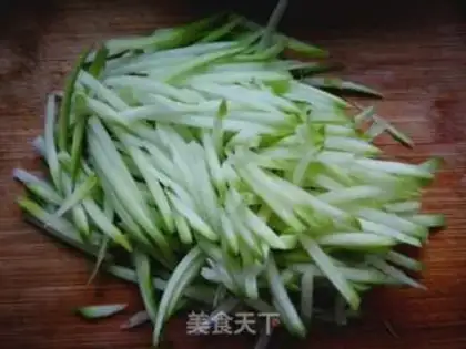Make radish noodle step 1