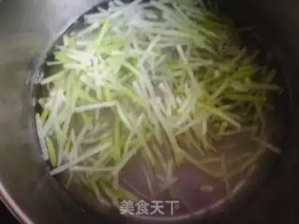 Make radish noodle step 2