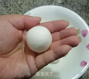 Make Egg and coconut cocoon plume step 8