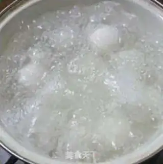 Make Egg and coconut cocoon plume step 10