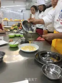 Make Toads and steamed eggs step 0