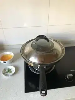 Make Toads and steamed eggs step 1