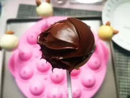 Make Tooncake lollipop step 12