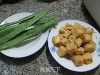 Make The soybeans burn the little tofu step 0