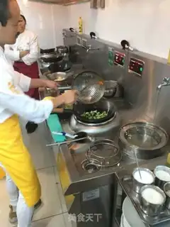 Make ♪ White orchid mushroom fried meat ♪ step 2