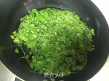 Make Chicken caterpillar egg soup step 2