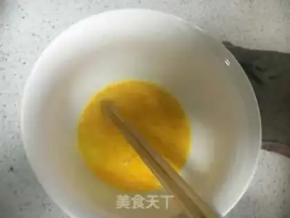 Make Chicken caterpillar egg soup step 3