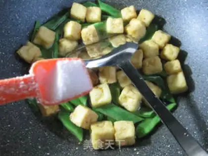 Make The soybeans burn the little tofu step 6