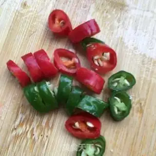 Make Suck on the spicy crab step 3