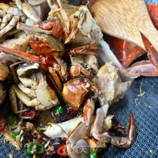 Make Suck on the spicy crab step 11