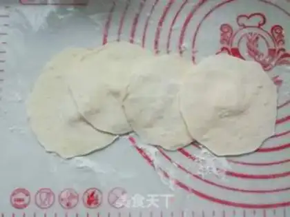 Make Piggy radish step 14