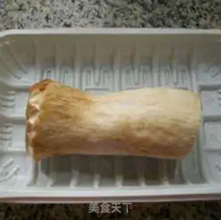 Make Twin mushroom noodles step 1