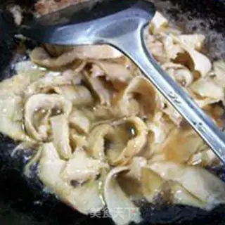 Make Twin mushroom noodles step 8