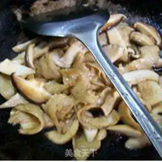 Make Twin mushroom noodles step 11